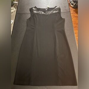 BLACK DRESS SHORT SLEEVE